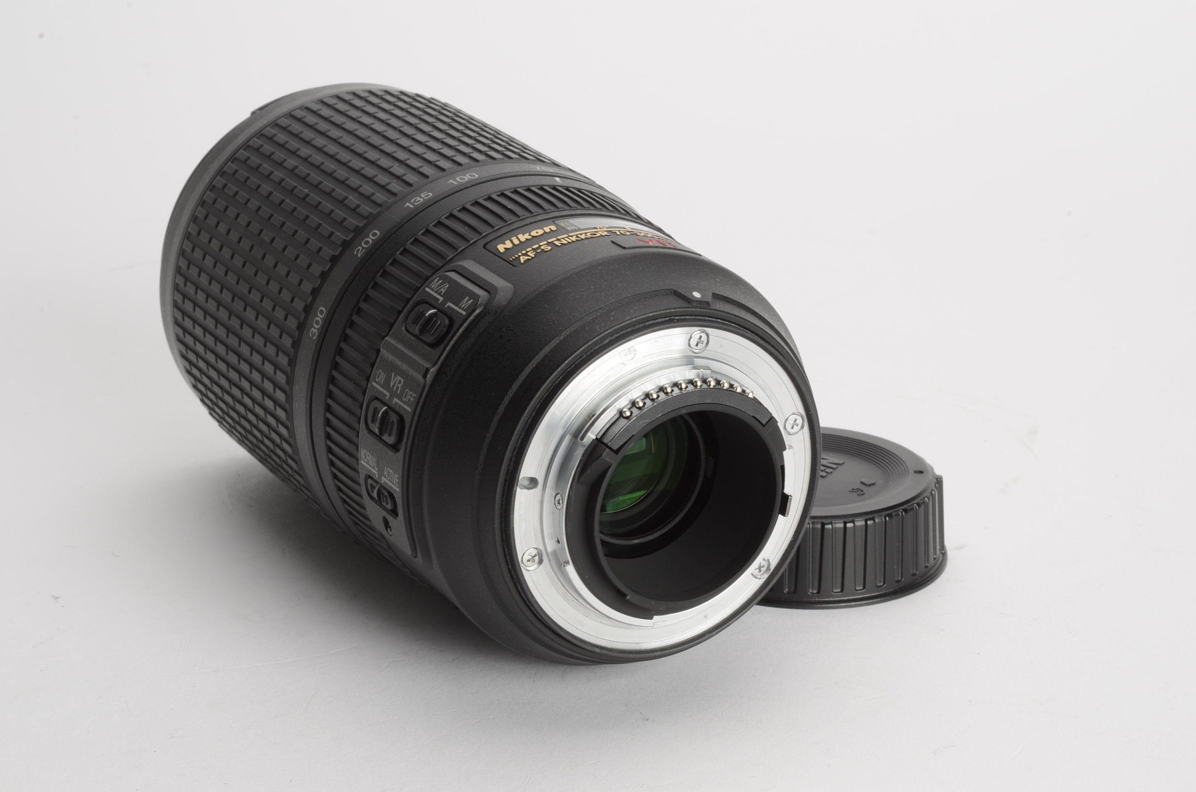 Nikon VR AF-S Nikkor 70-300mm f4.5-5.6 G ED SWM IF Lens - Image 2
